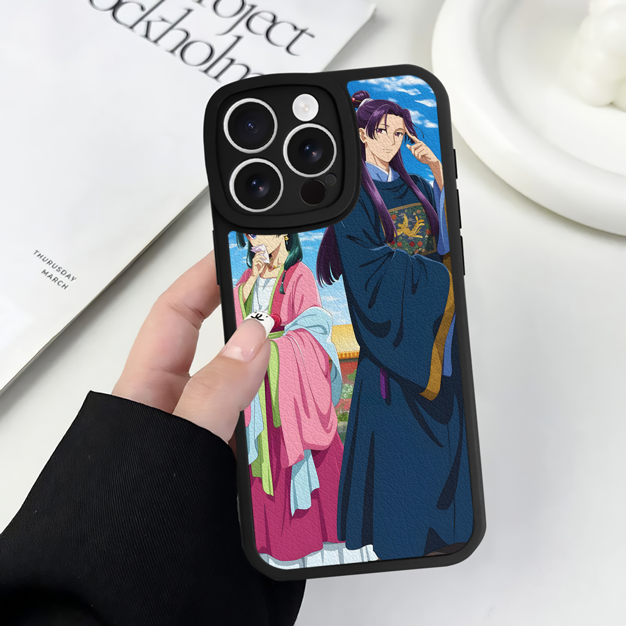 （画像用） 薬屋のひとりごと The Apothecary Diaries 【iPhone 16シリーズ対応】シリコンスマホケース（レザー調） 材質：シリコン